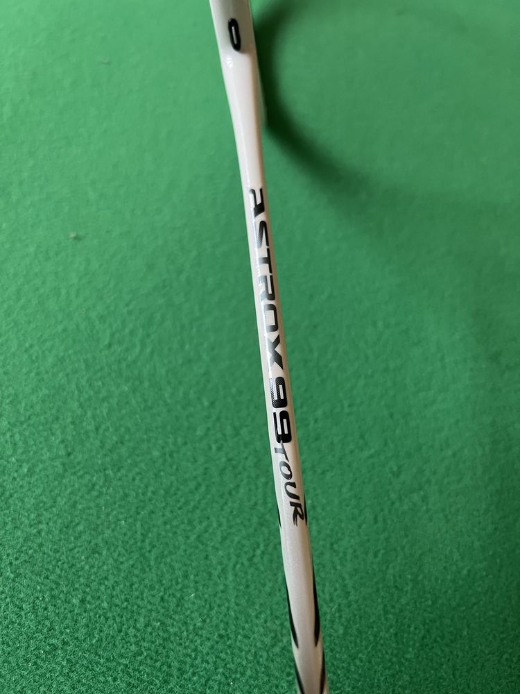 Rakieta do badmintona Yonex Astrox 99 Tour White Tiger