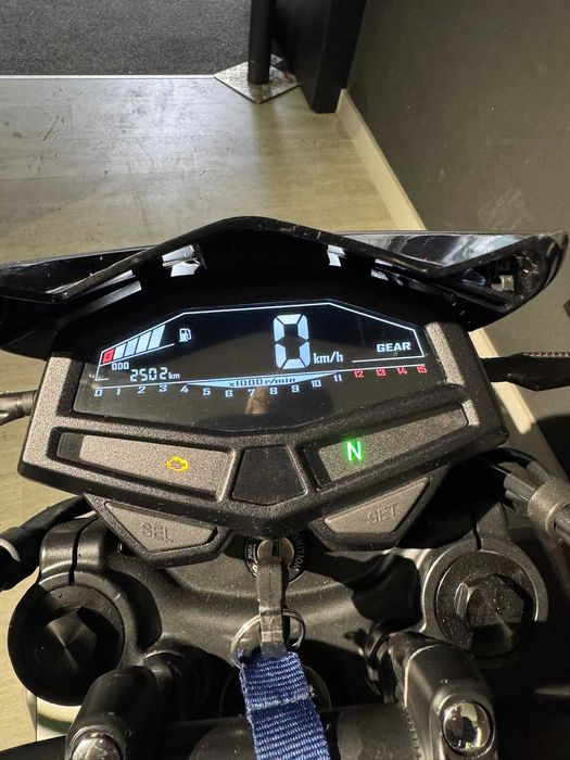 UM XTREET RS125 de 2022 com 2502 KMS