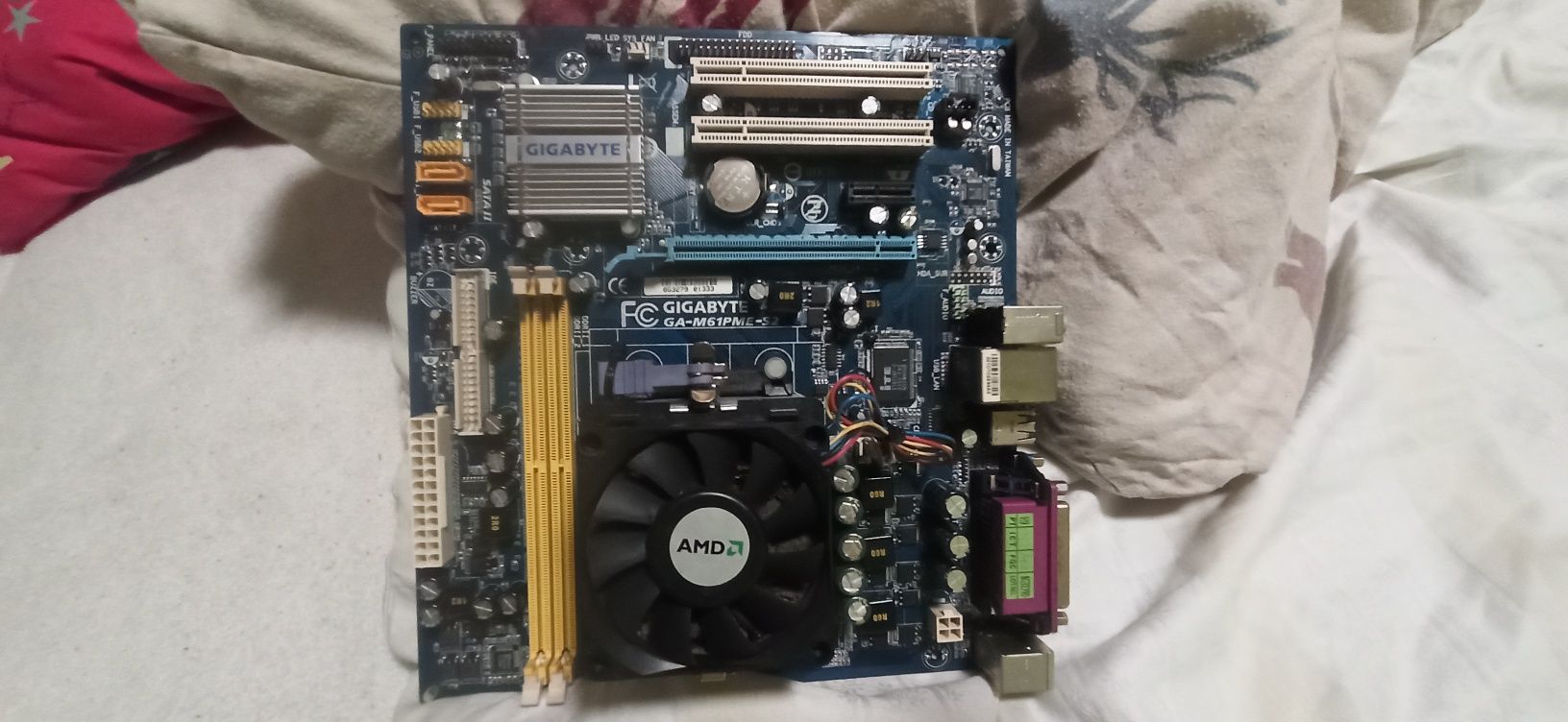 Gigabyte GA-M61PME-S2 rev 2.0/AMD Athlon 64 X2