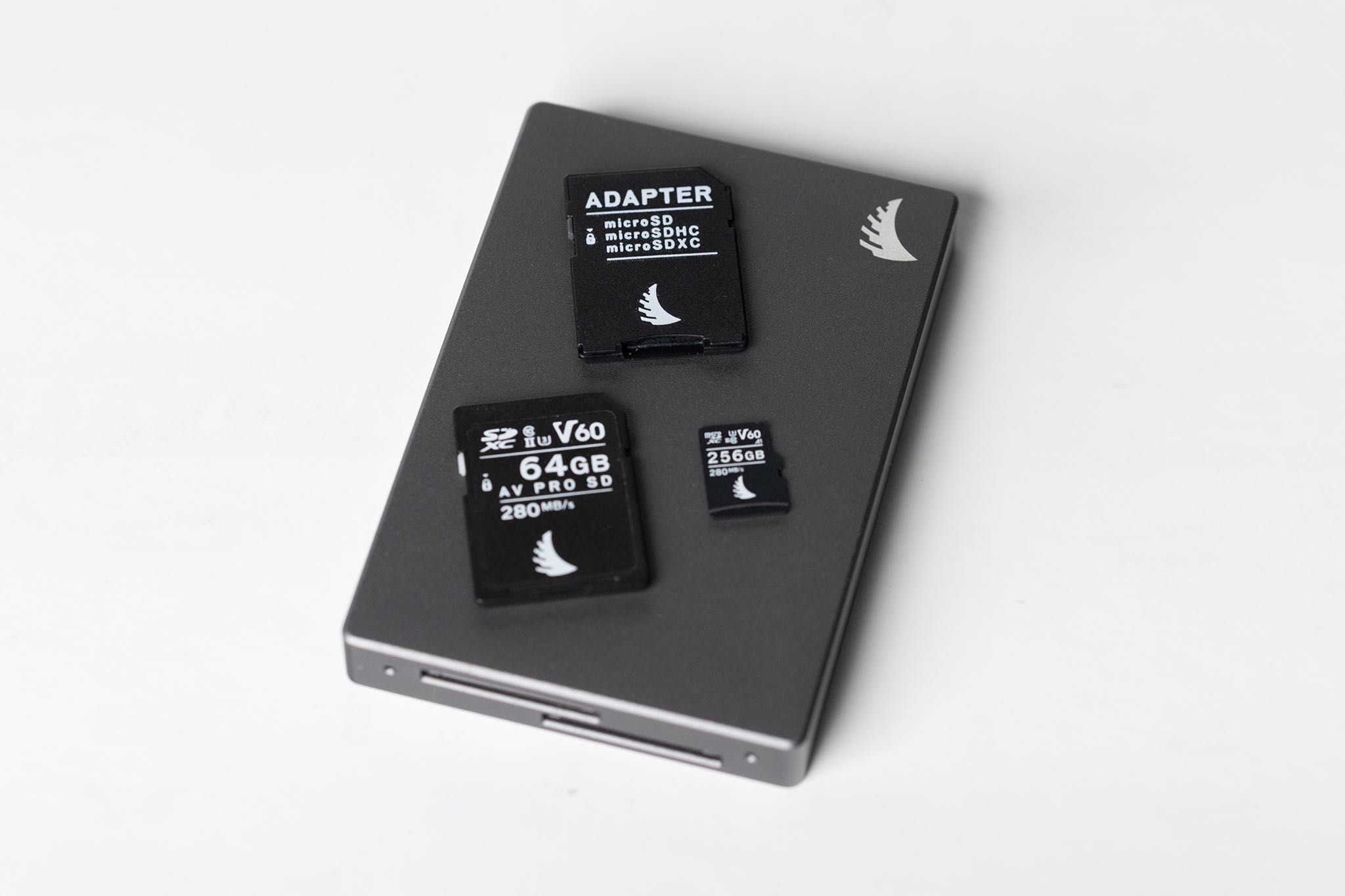 Czytnik Angelbird Dual SD, Karta pamięci SD i Micro SD UHS II