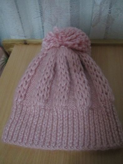 Зимняя вязанная шапка Hand Made цвета пудры р. 54-57
