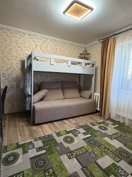 Продаж 1-но кімнатна район 15 школи