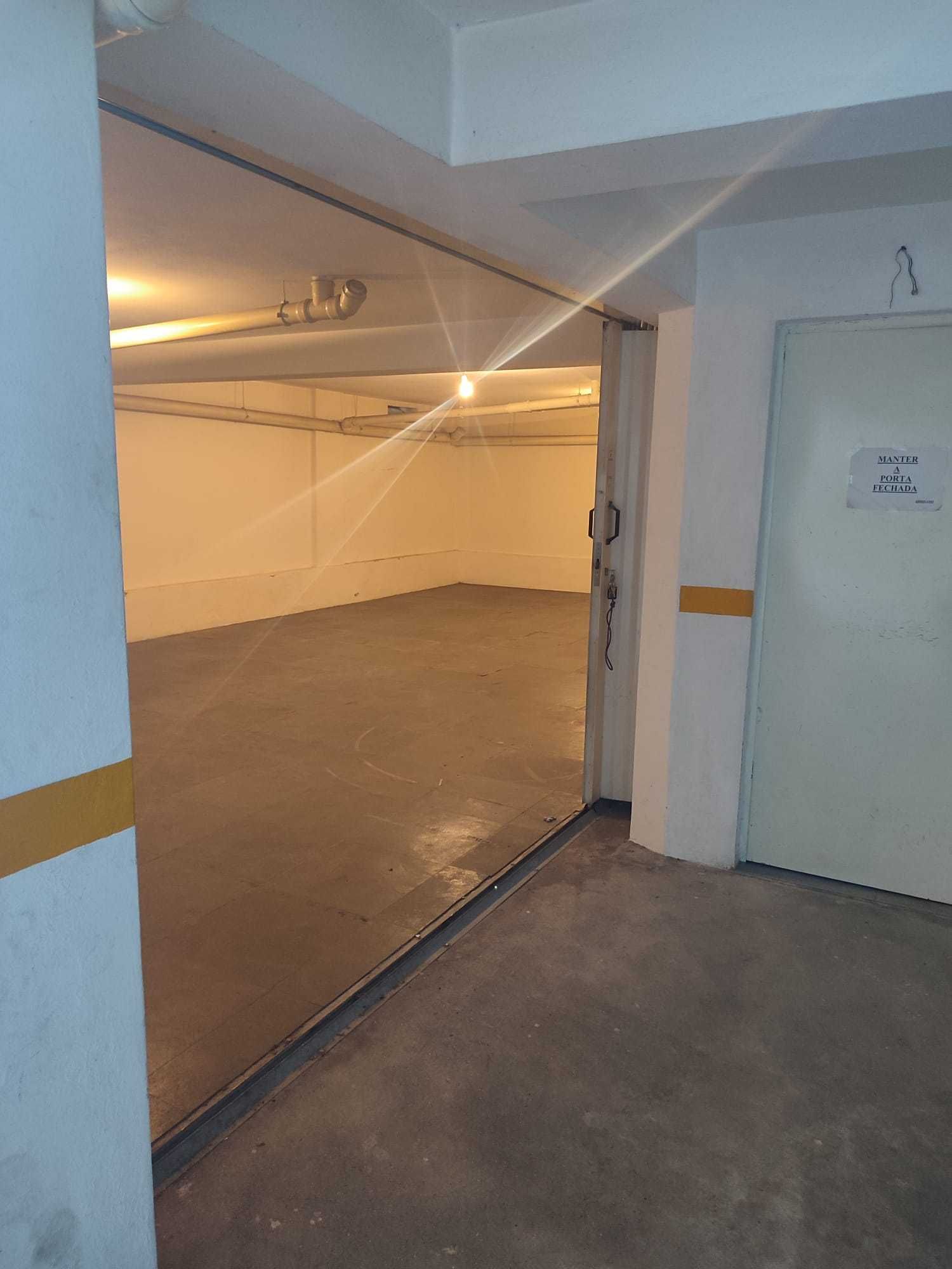 Garagem 47m2 Aradas