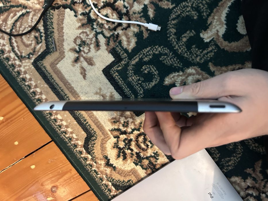 Планшети Ipad 1 3g та Ipad 2 3g