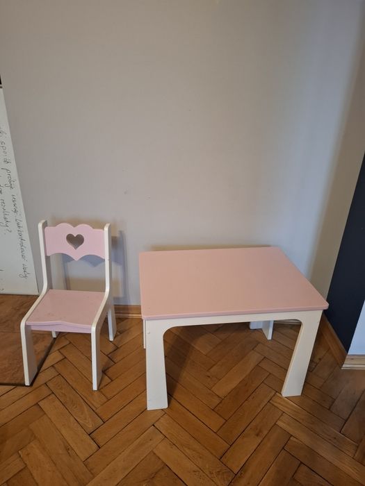 Stolik z krzesełkiem dziewczęcy