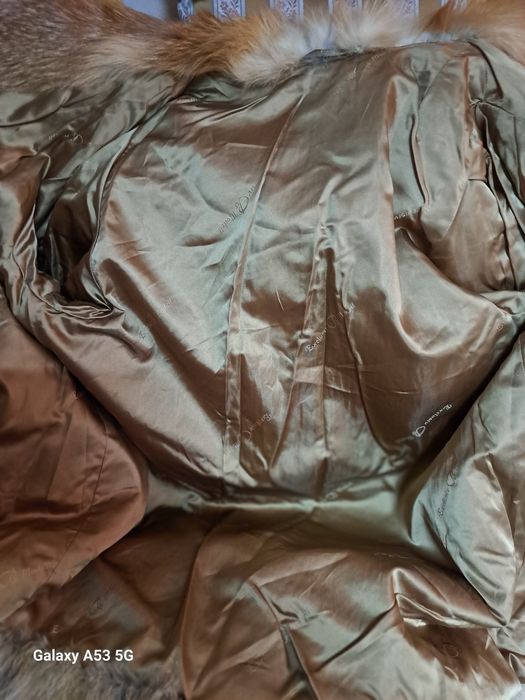 Eleganckie futerko z lisa damskie.