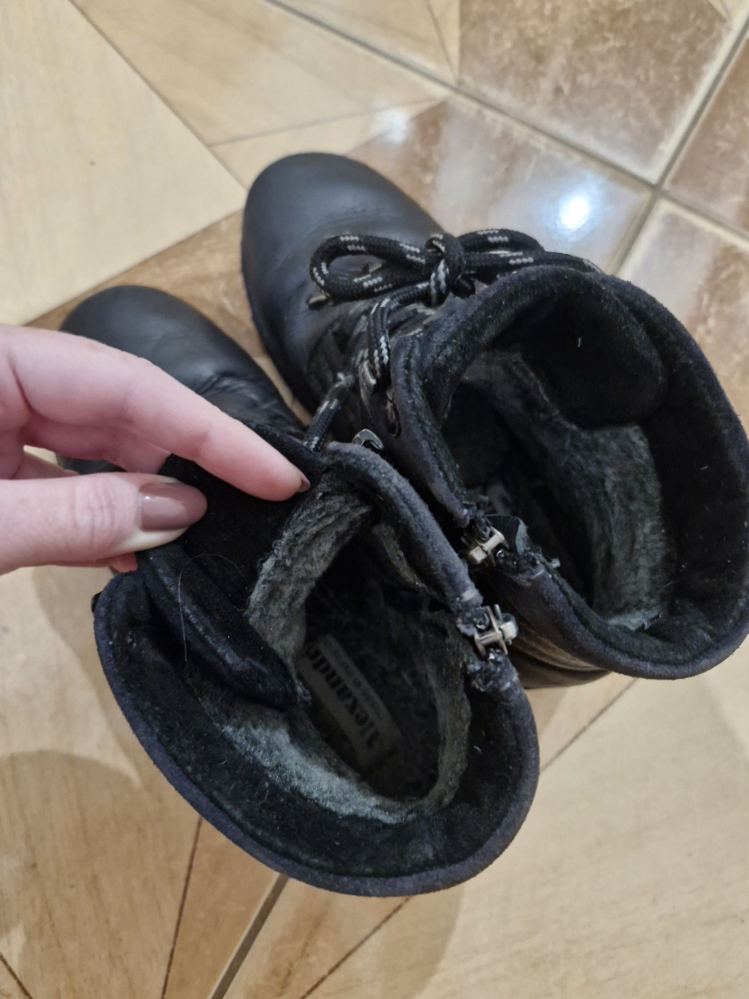 Продам сапоги на мальчика р.36