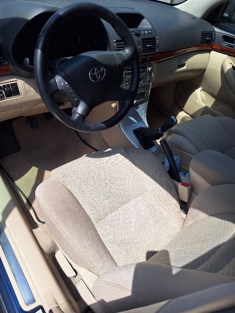 Toyota avensis 1.6i