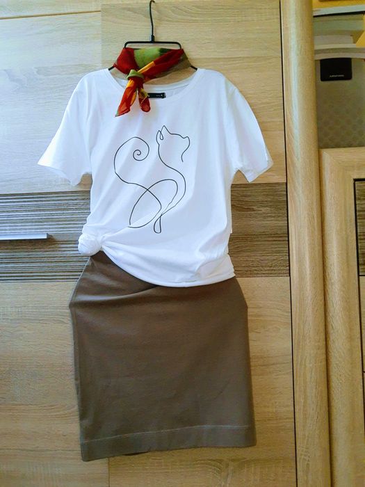 Modna bawełniana ołówkowa spódnica mini Mokka Mouse casual basic