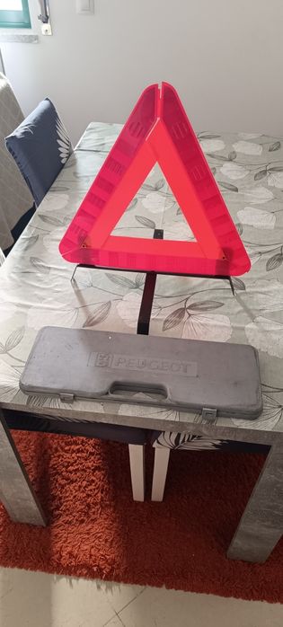 Triângulo de sinalização automóvel