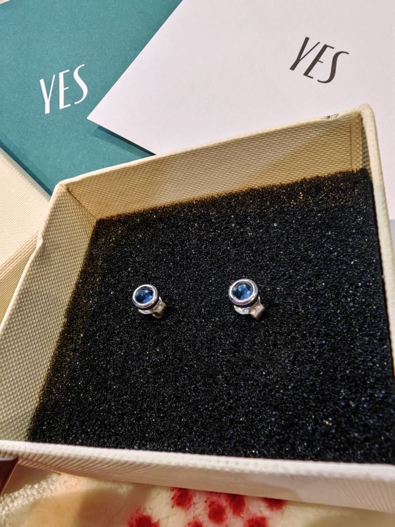 Yes nowe kolczyki niebieskie oczko z opakowaniem na prezent na święta