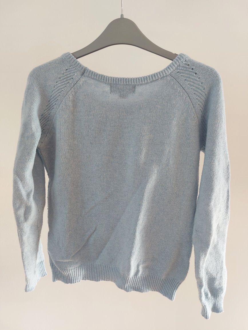 Niebieski sweter