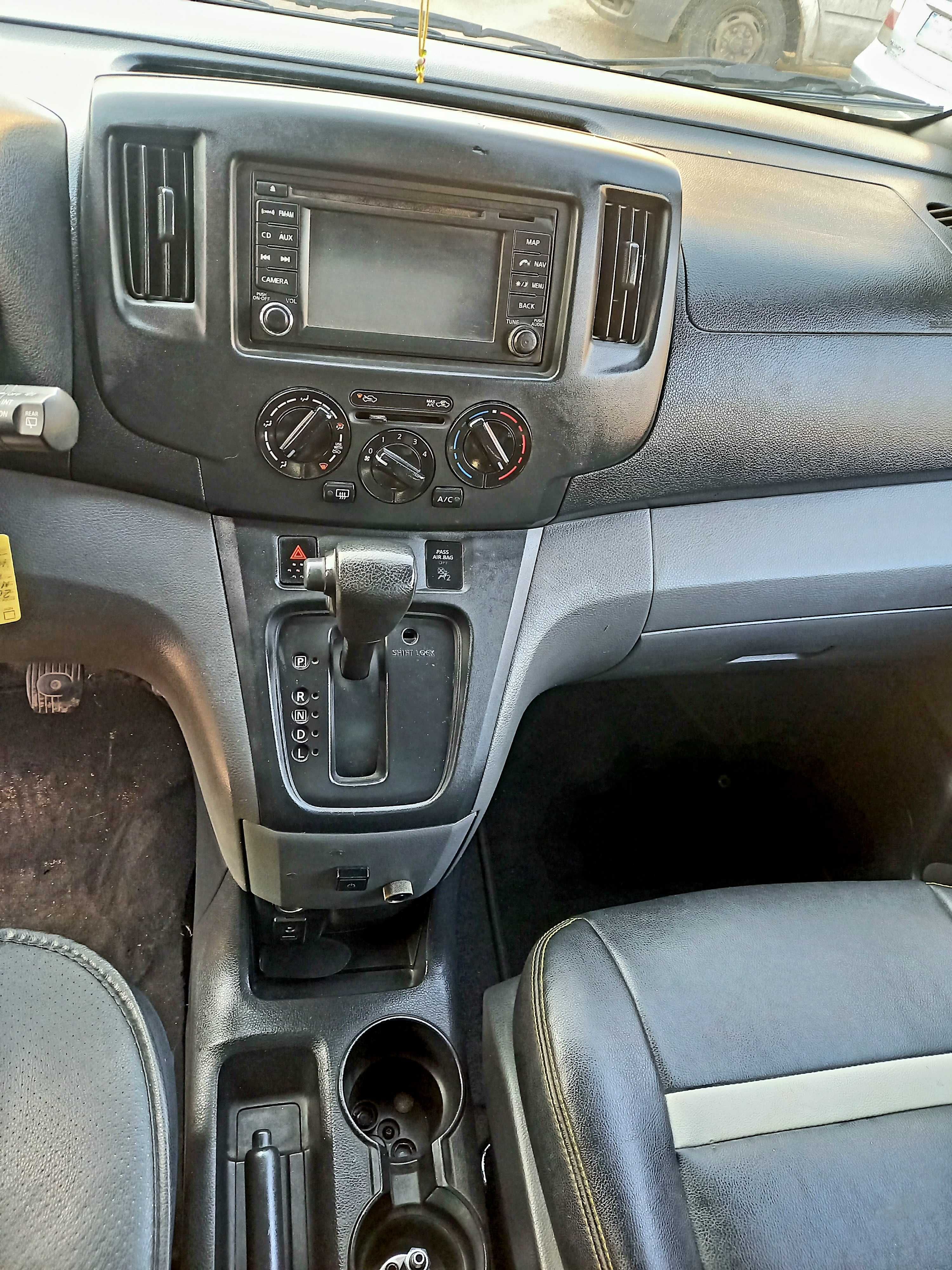 Микроавтобус пассажирский Nissan NV200 TAXI