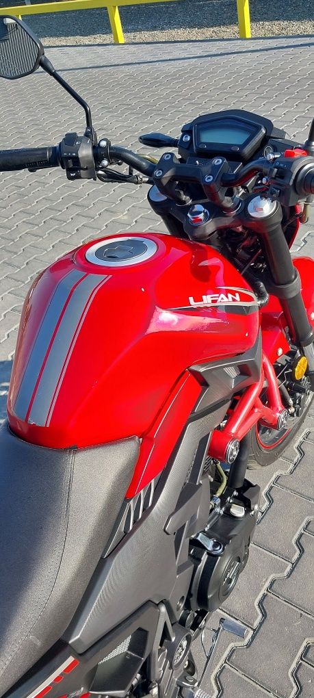 Мотоцикл Lifan SR200