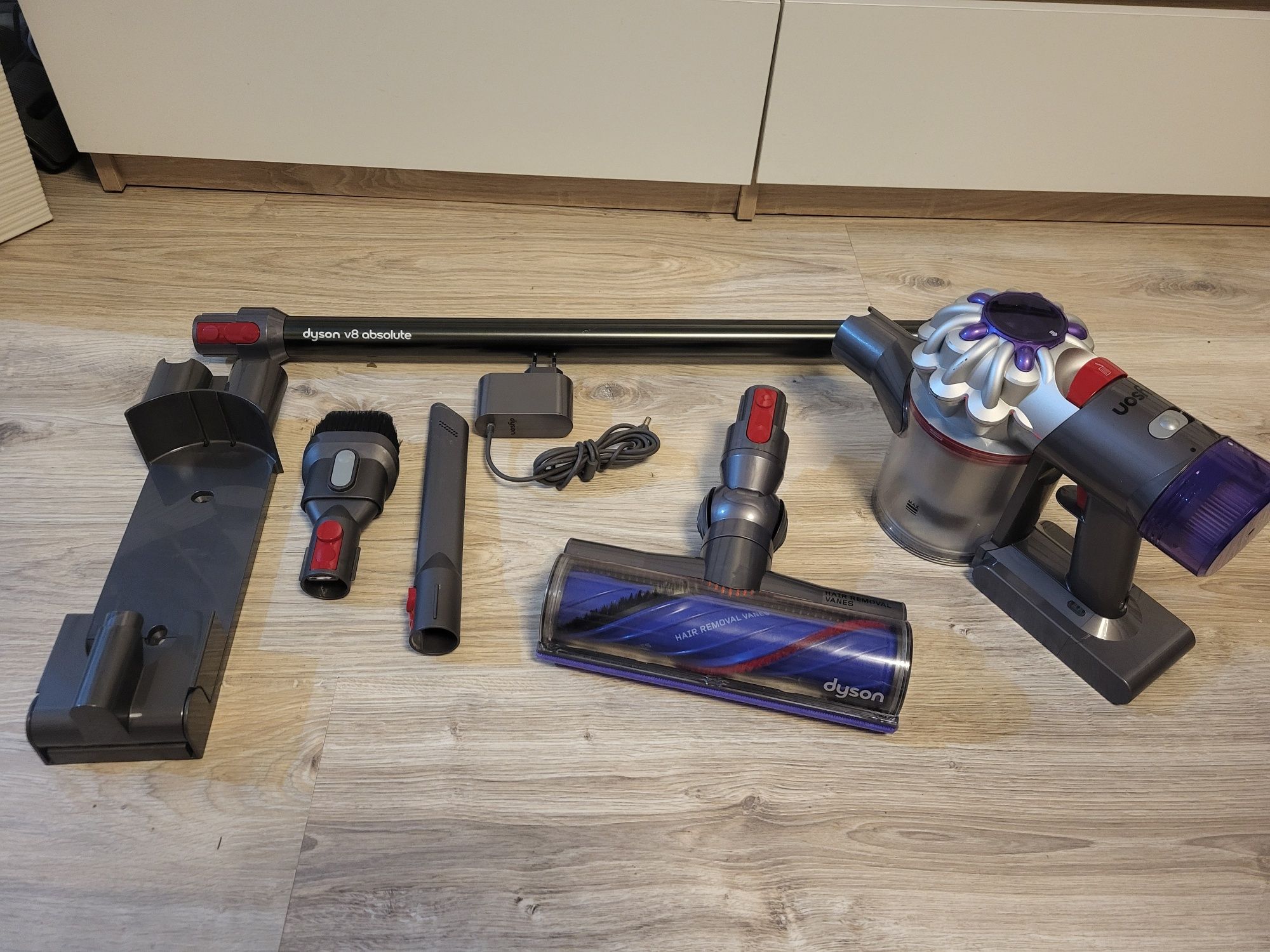 Odkurzacz Dyson v8 absolute bezprzewodowy pionowy Nowy model sv25