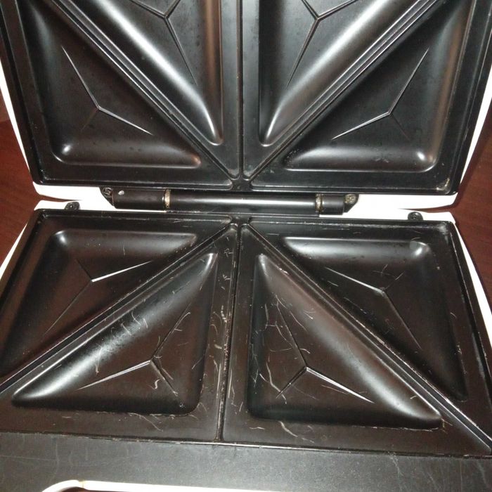 бутербродниця на трикутники