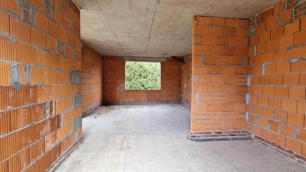 Продаж  окремостоячого  будинку  в затишному місці  с. Зубра біля лісу