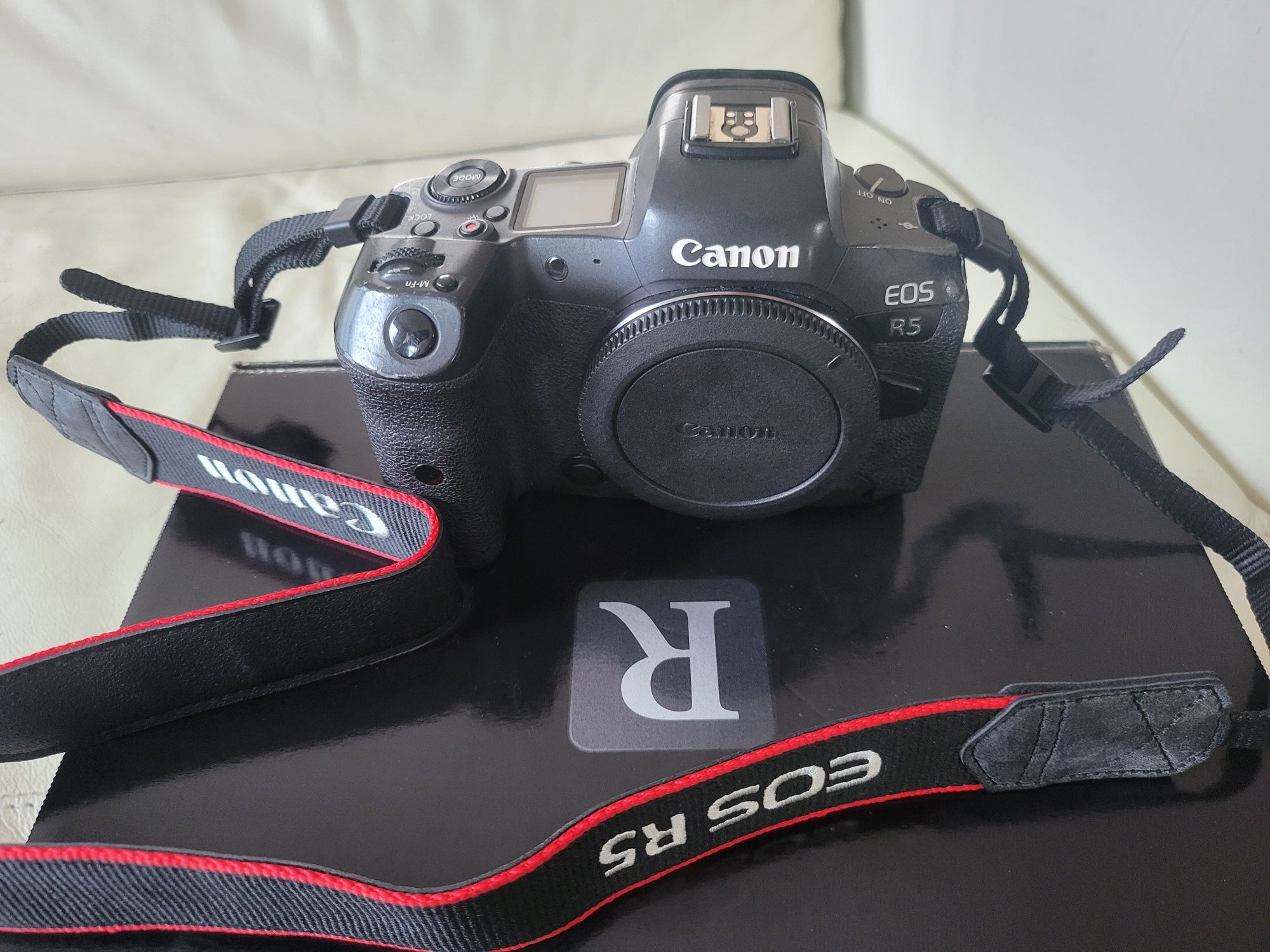 Canon R5 2.0 c/caixa, fatura e bateria extra