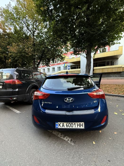 Hyundai Elantra GT 2.0 автомат