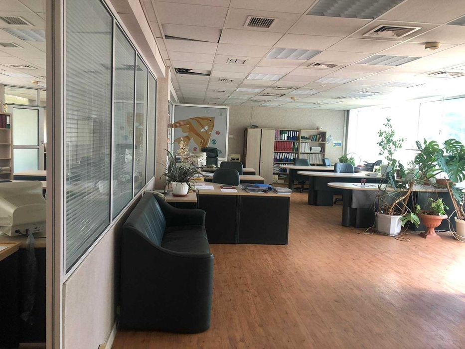 Комплекс офисно-административных зданий в центре Черноморска. 1S75