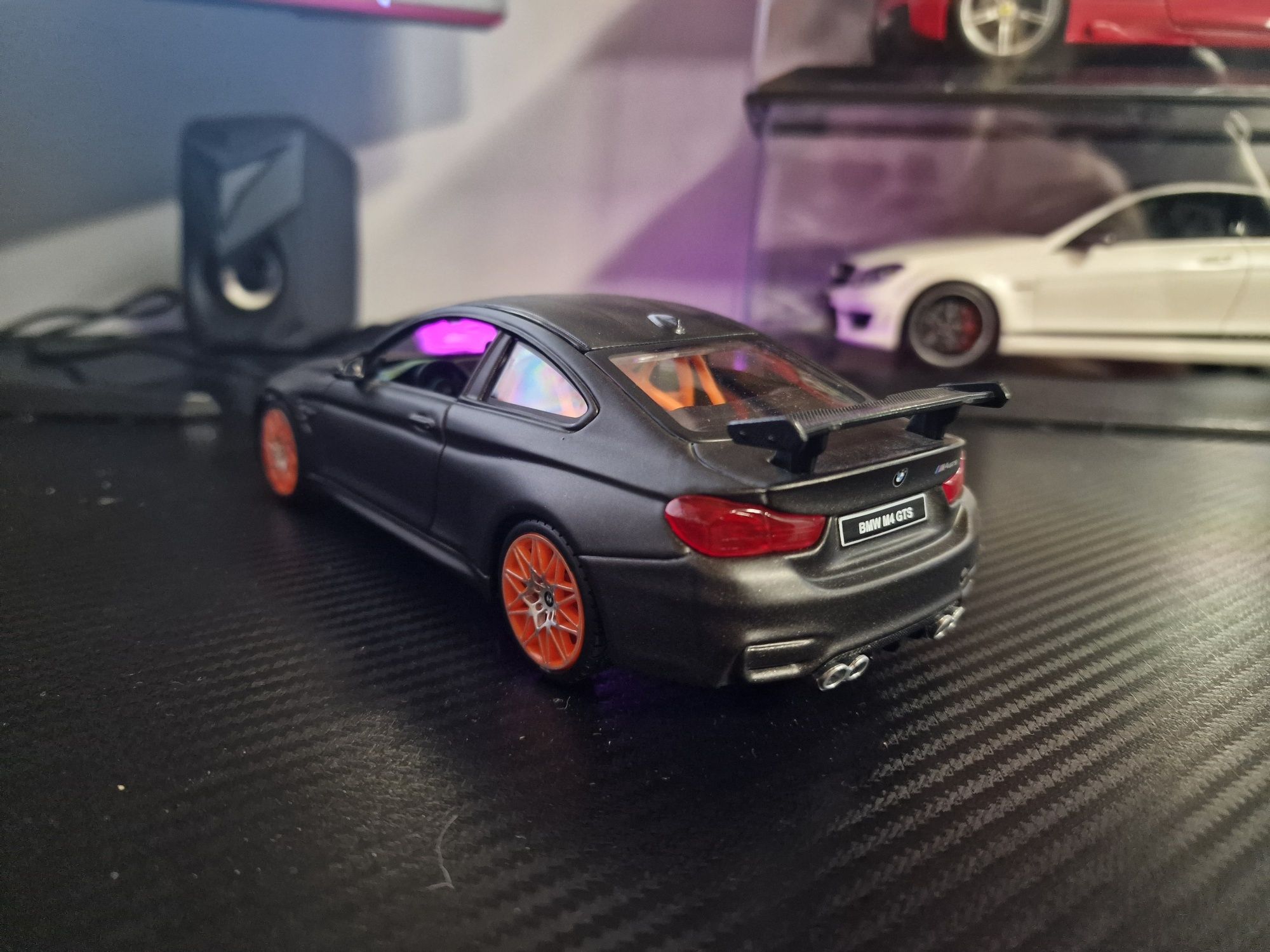 Bmw M4 GTS  1:24