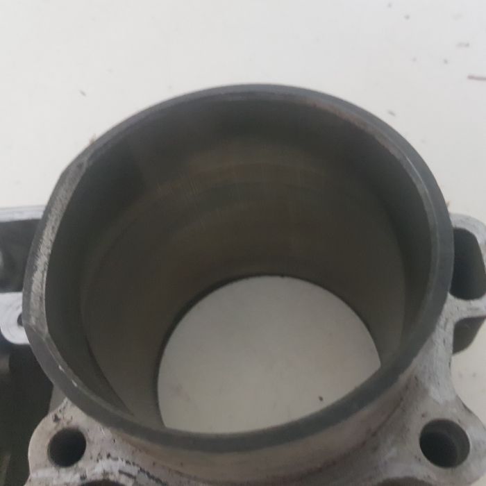 Cylinder z tlokiem do suzuki TL 1000 rok 2000