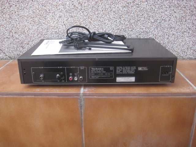 ST-G70 Technics Stereo Synthesizer Tuner Radio ST-G90