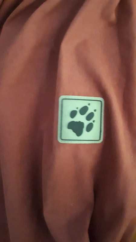 Męska kurtka ortalionowa Jack Wolfskin. Bordowa