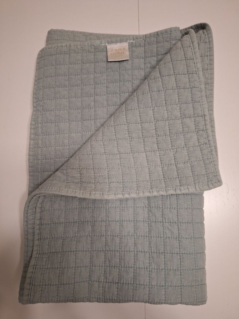 Colcha Zara home 100x120 cm, como nova