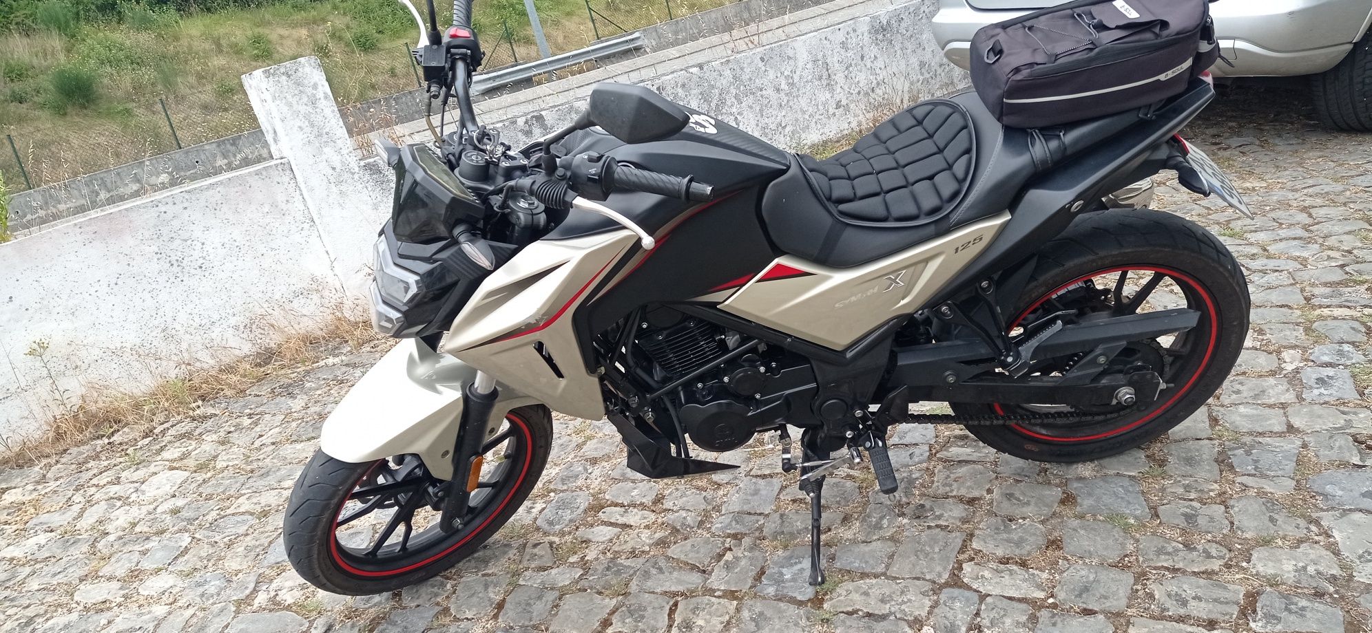 Sym NH x 125 poucos quilómetros