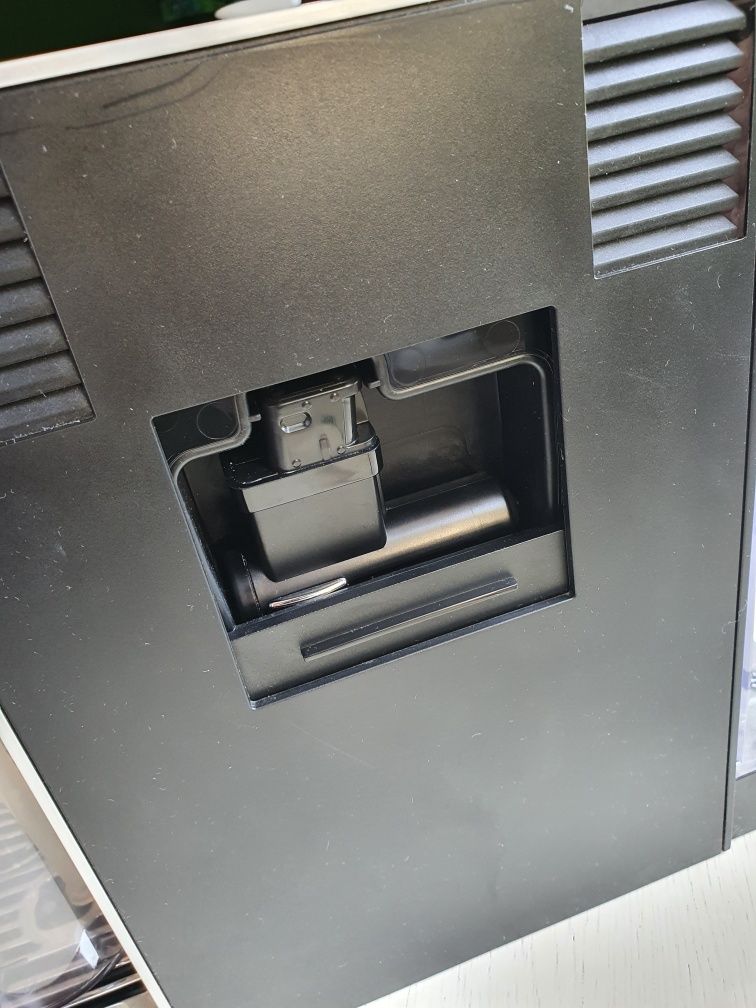 Nespresso - De Longhi Lattissima Pro model EN750.MB