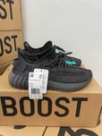 Кроссовки Adidas yeezy 350 cinder / Адидас изи 350 черн изики 37 38 39