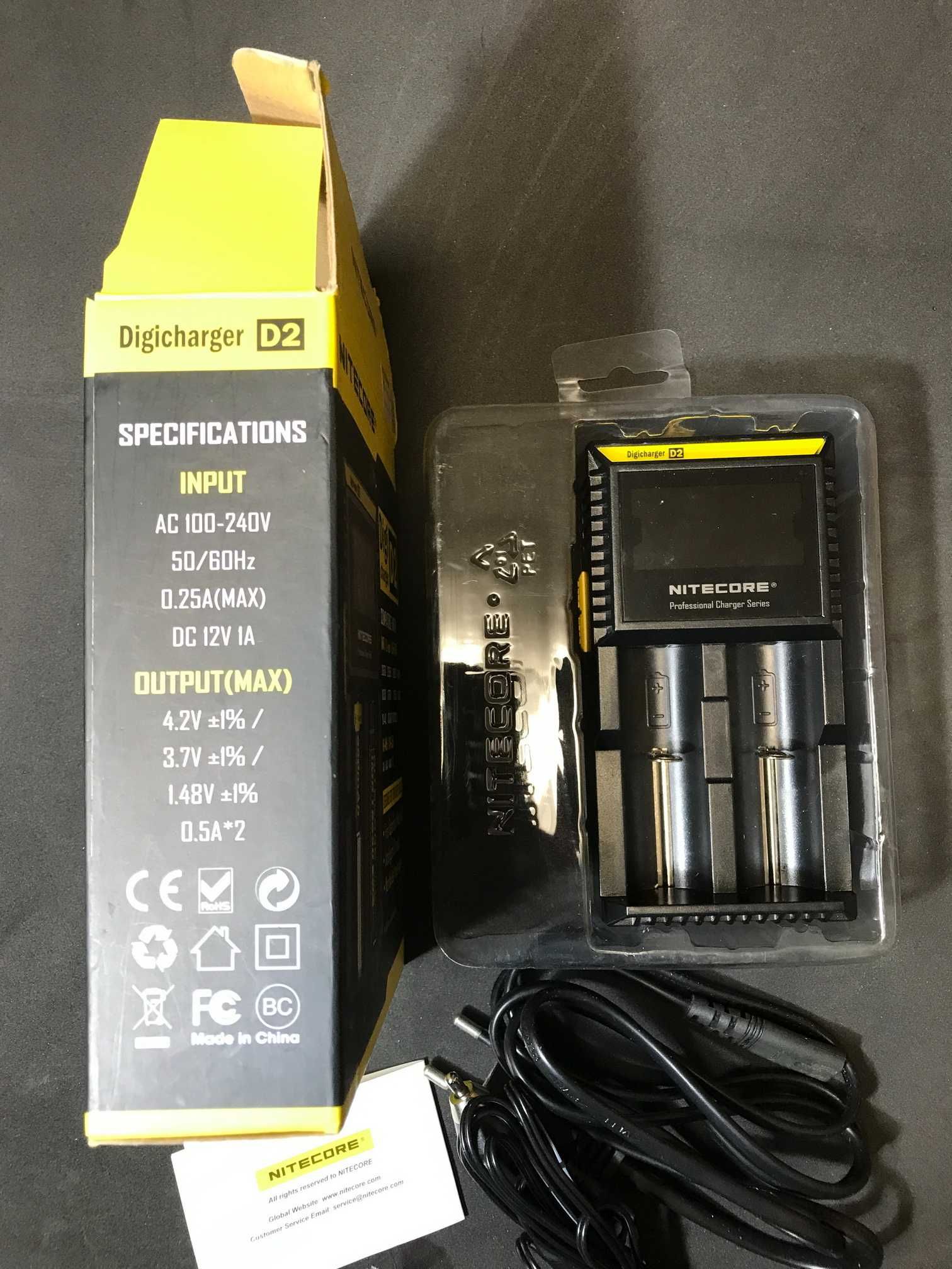 Продам универсальное зарядное устройство Nitecore Digicharger D2