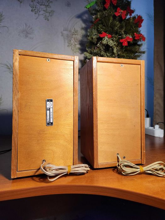 Вінтажний підсилювач Universum VT2323 радіо з колонками 5ГДШ-3