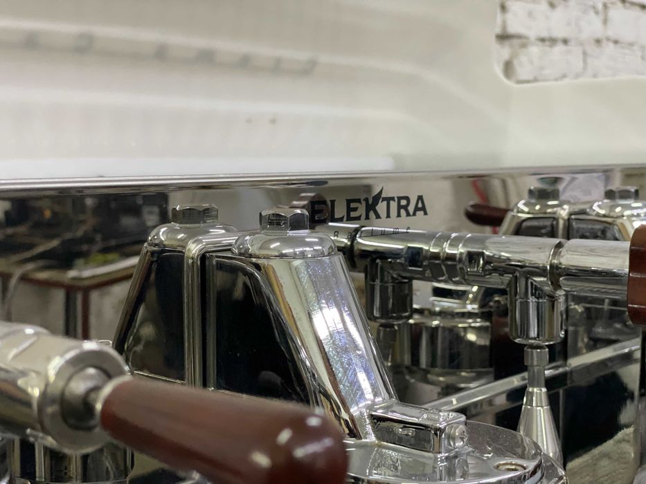 Професійна кавоварка Elektra Barlume