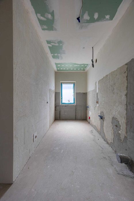 Продаж котеджу з розпочатим ремонтом в Рудне