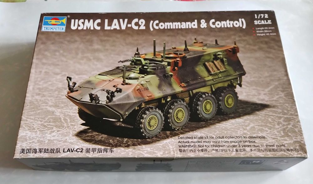 Model do sklejania Trumpeter USMC LAV-C2 wód dowodzenia 1/72