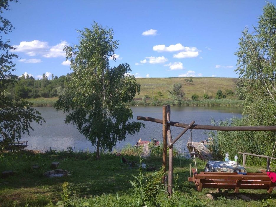 Рибацькі будинки на озері, с. Киданівка, Богуславський р-н