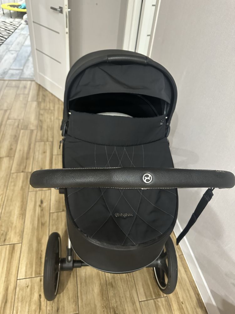 Коляска Cybex Priam  шасі 4.0 + люлька