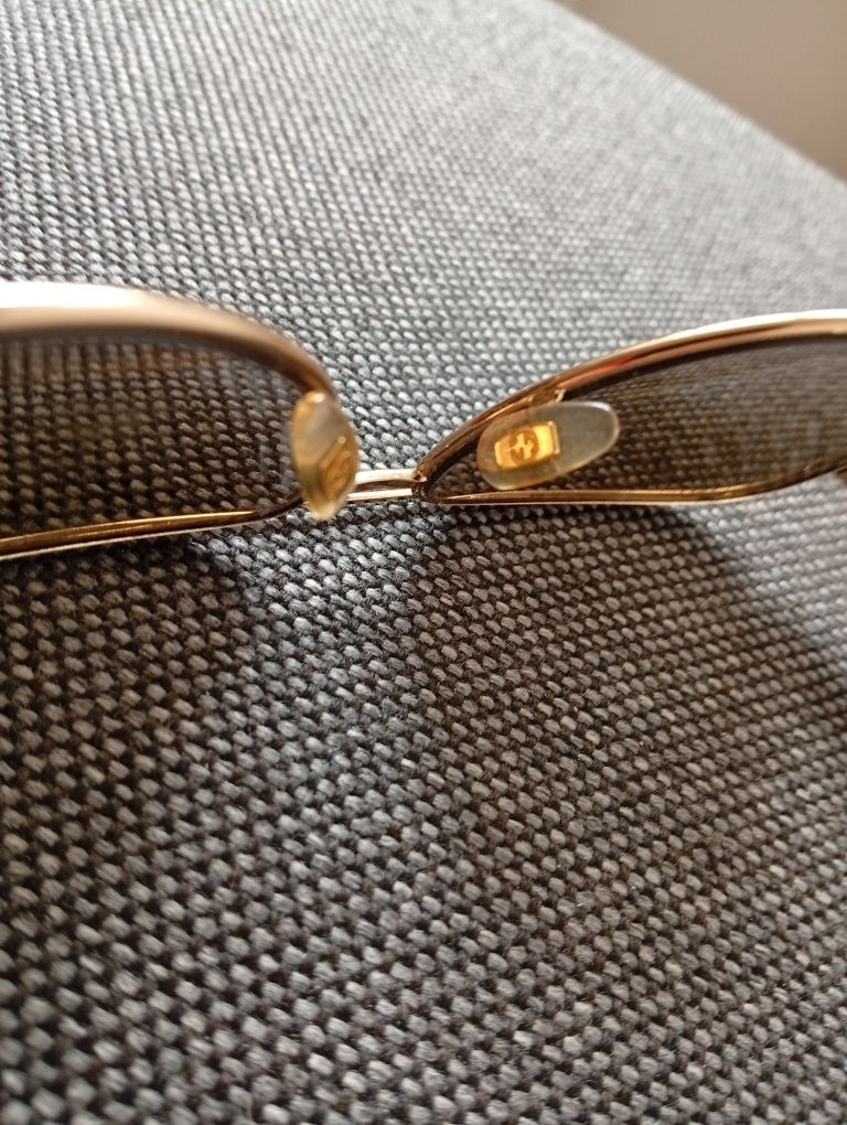 Oryginalne okulary przeciwsłoneczne damskie Gucci w stanie bardzo dobr