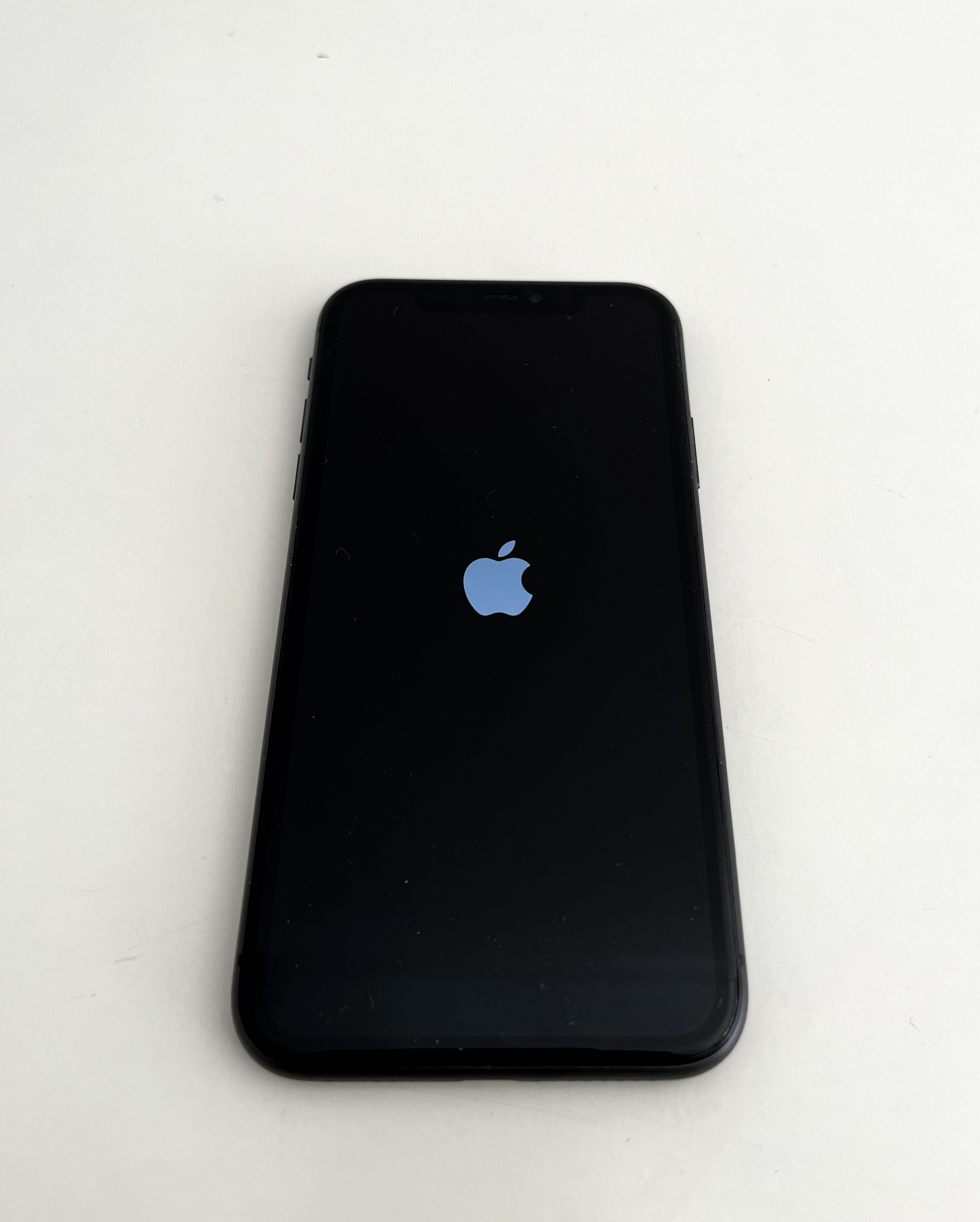iPhone 11 128 GB - Black + carregador