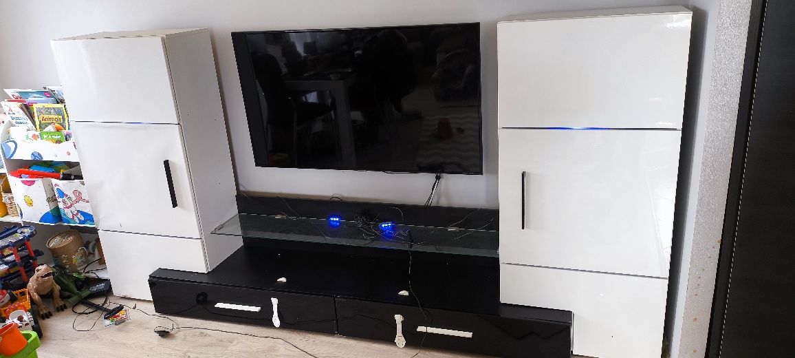 Szafka pod telewizor
