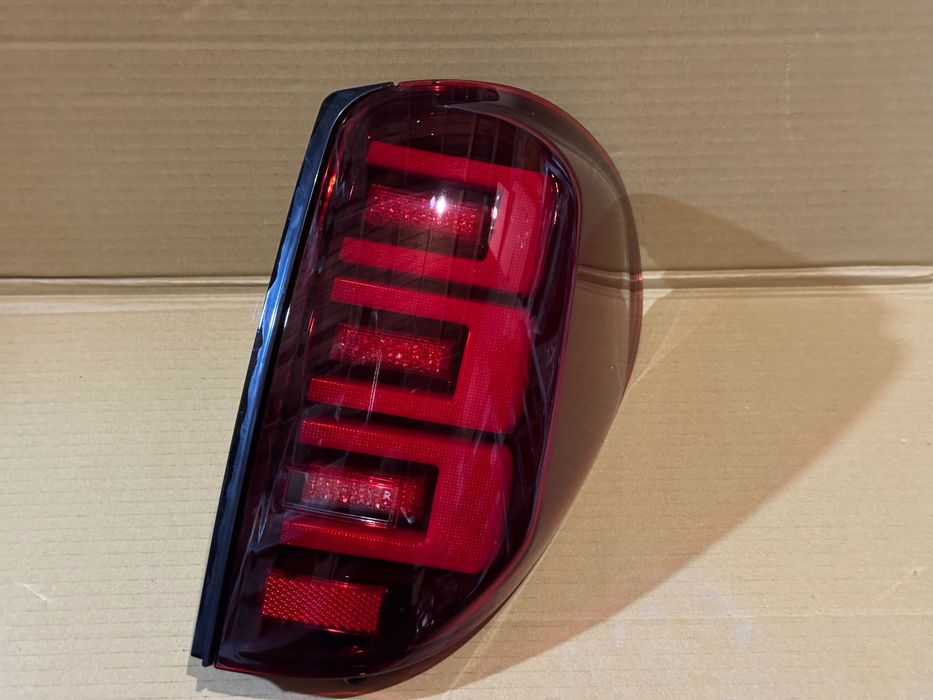 Задние фонари Mitsubishi L200 (06-15)