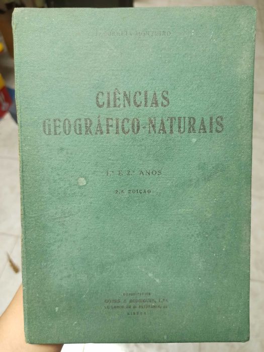 Vários Livros de Geografia e Viagens