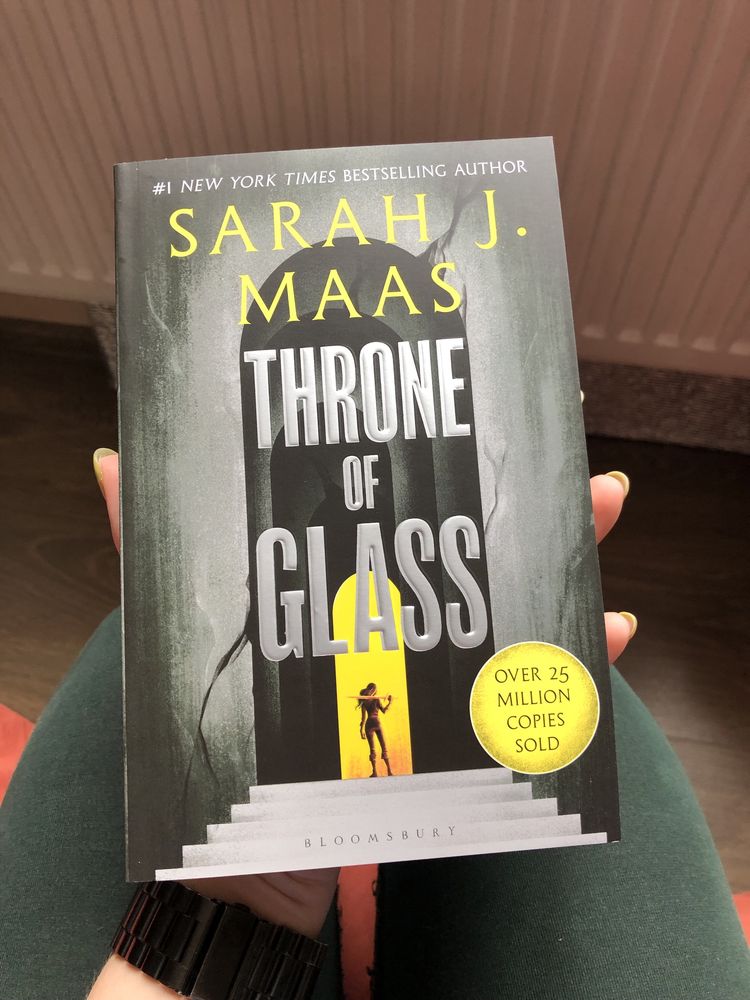 Throne of glass Sarah J Maas Скляний трон