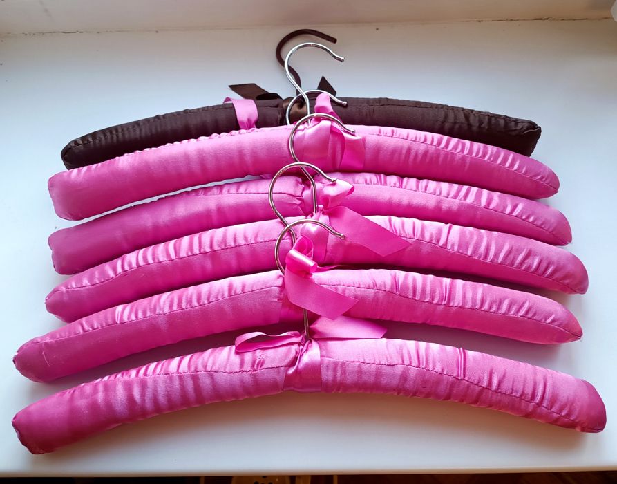 Плечики для одежды атласные ,вешалки