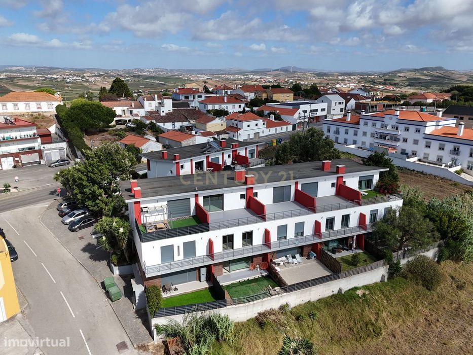 Moradia em condomínio fechado perto das praias do Oeste