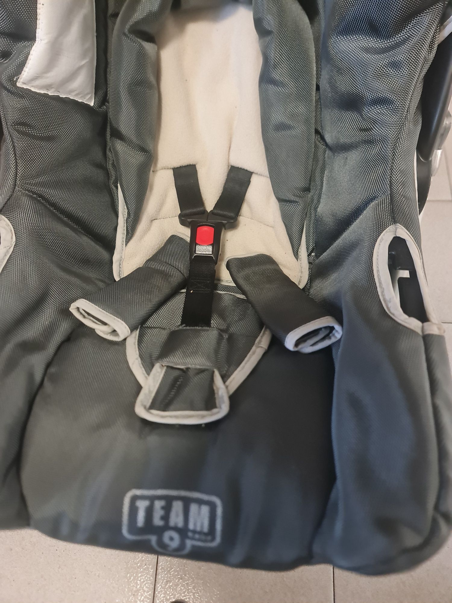 Vendo carrinho de bebé com babycoque