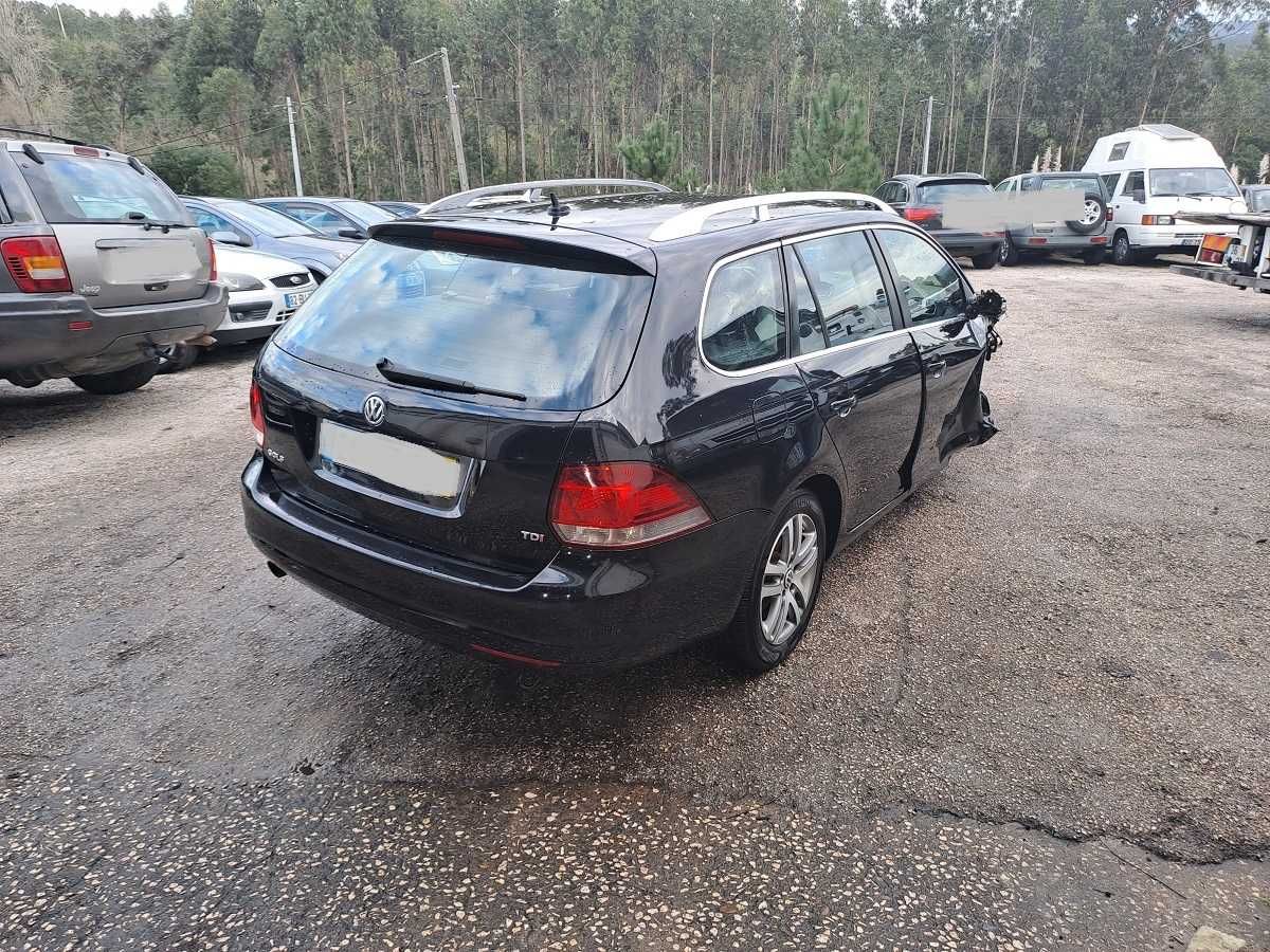 VW Golf 1.6 TDi Confortline  12/2010