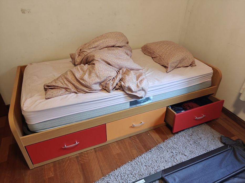 Cama solteiro com estrado 90x200